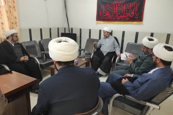 مسائل فرهنگی شهرستان و اجرای طرح ملی «زندگی با آیهها» را بررسی شد