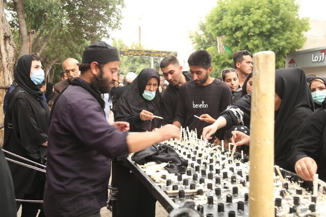 آئین سنتی &laquo;شمع گردانی&raquo; اردبیل در تاسوعای حسینی