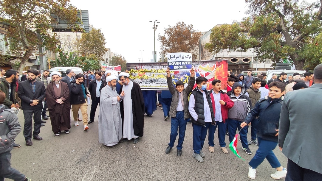 راهپیمایی ضد استکباری ۱۳ آبان در قزوین