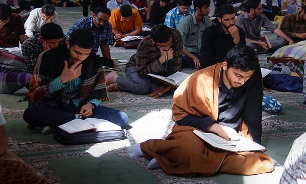 حضور پررنگ جوانان و نوجوانان در اعتکاف رمضانیه تبریز حضور پررنگ جوانان و نوجوانان در اعتکاف رمضانیه تبریز
