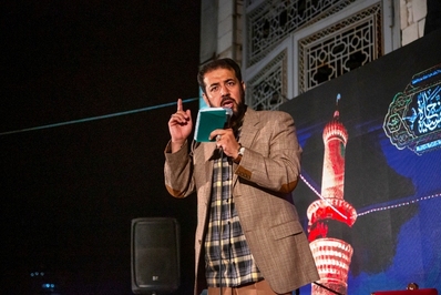 آیین برافراشته شدن پرچم عزای حسینی