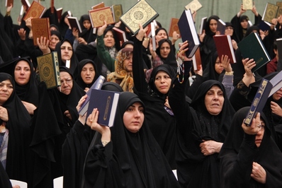 تجمع بانوان قزوینی در محکومیت اهانت به ساحت قرآن کریم