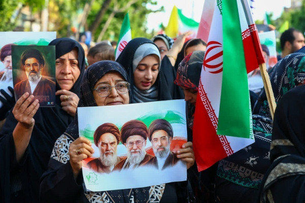 جشن کیلومتری غدیر در تبریز زیر پرچم امیرالمؤمنین(ع)